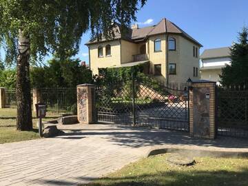 Фото номера Семейный номер с общей ванной комнатой Отели типа «постель и завтрак» Spacious rooms in peaceful Jelgava area г. Елгава 26